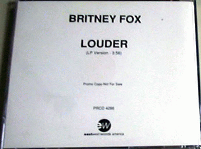 Britny Fox : Louder
